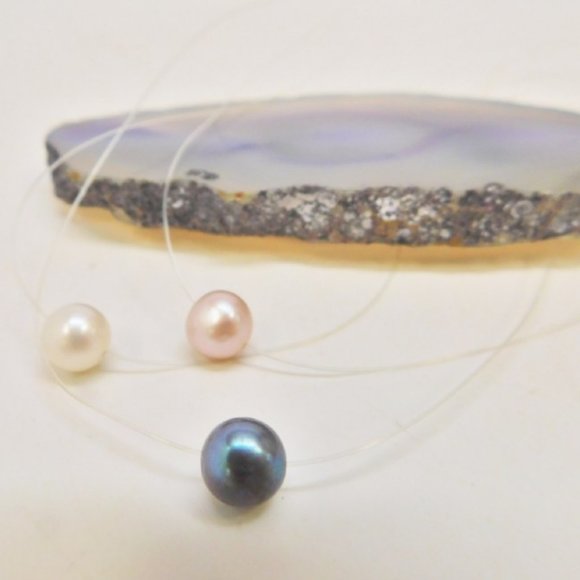 Chic Peter Brams 14K Gold Floating Pearl Necklace - Picture 5 of 7